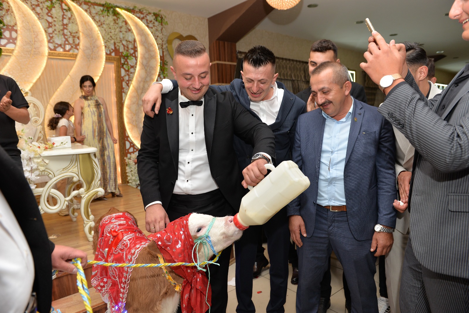 Kastamonu'da Gelin Ve Damada Takılan Ilginç Takı Gündem Oldu (3)