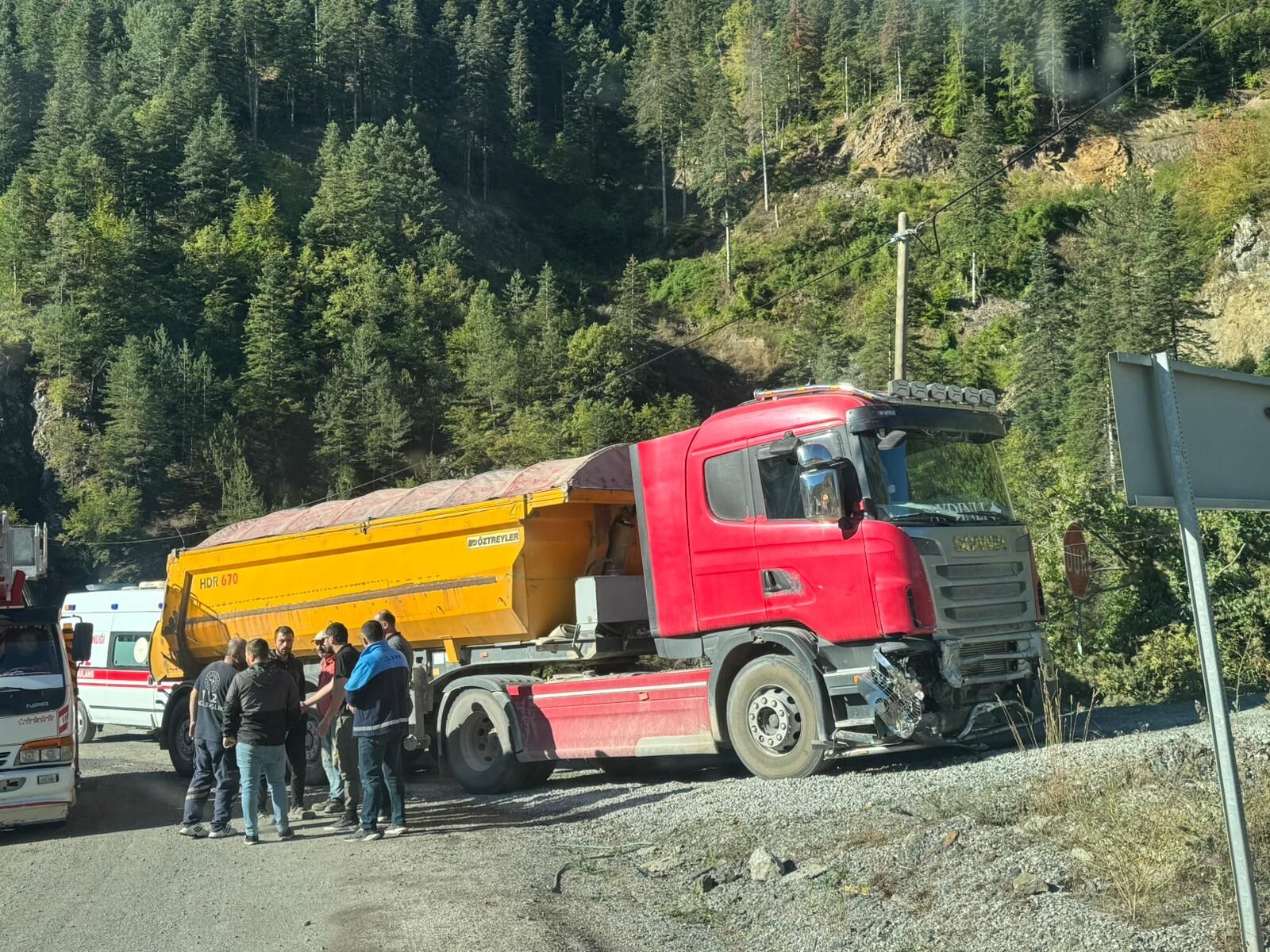 Kastamonu'da Otomobil Tırla Çarpıştı 1 Yaralı (2)