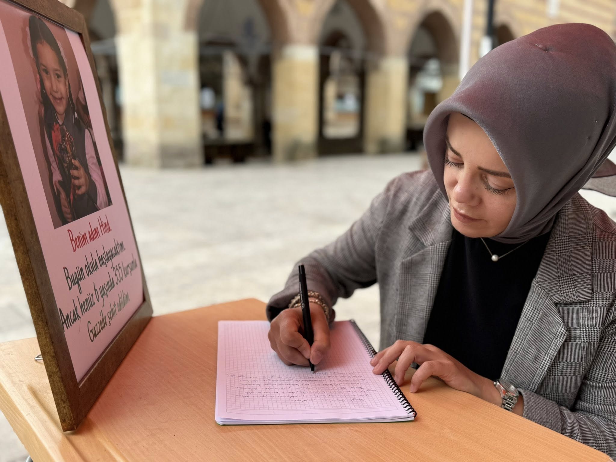 Türkiye’de Ders Zili Çalarken, Gazze’de Sıralar Boş Kaldı (2)