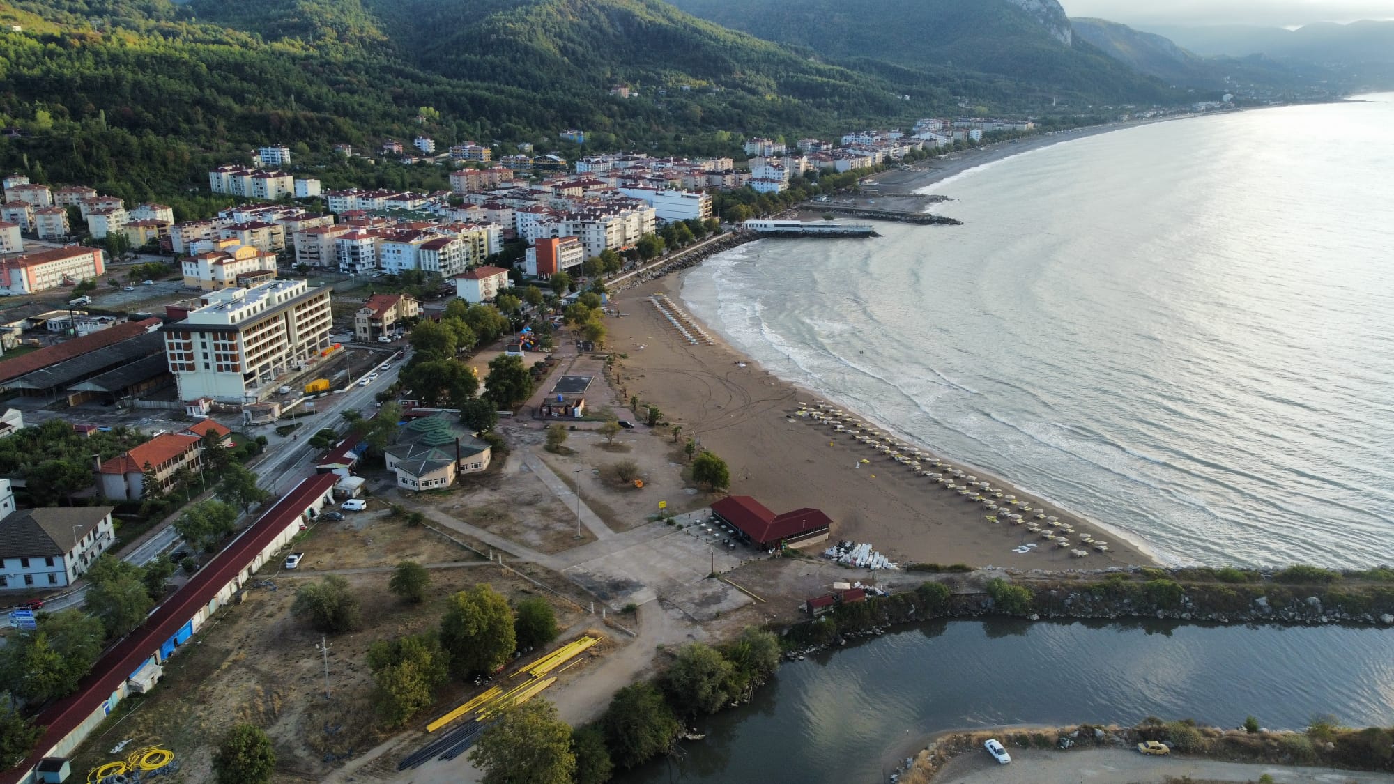 Tatilciler döndü Cide boşaldı