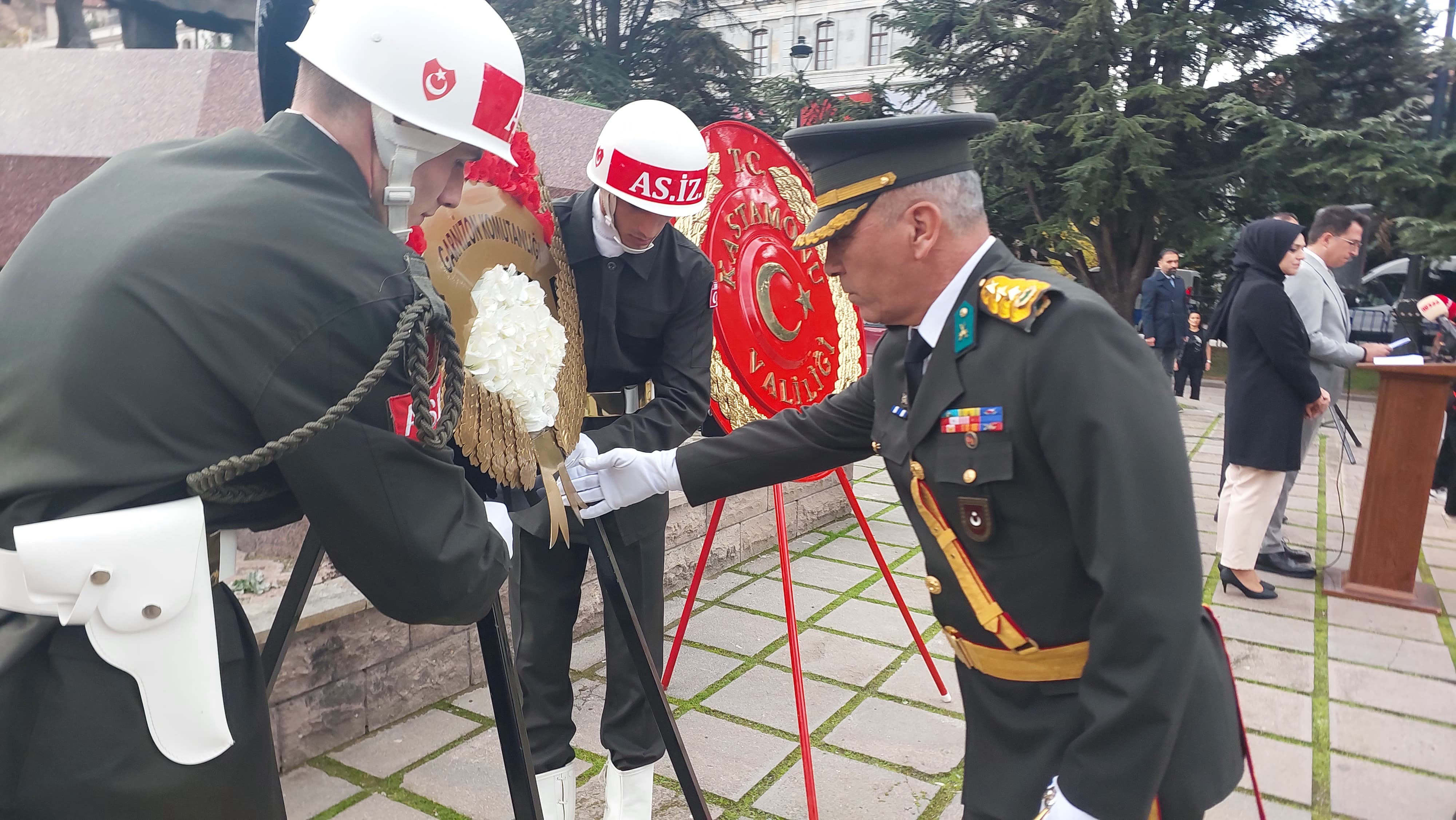 0992A4B4 7478 4Fb8 B8C8 3Dd73444E3Ae