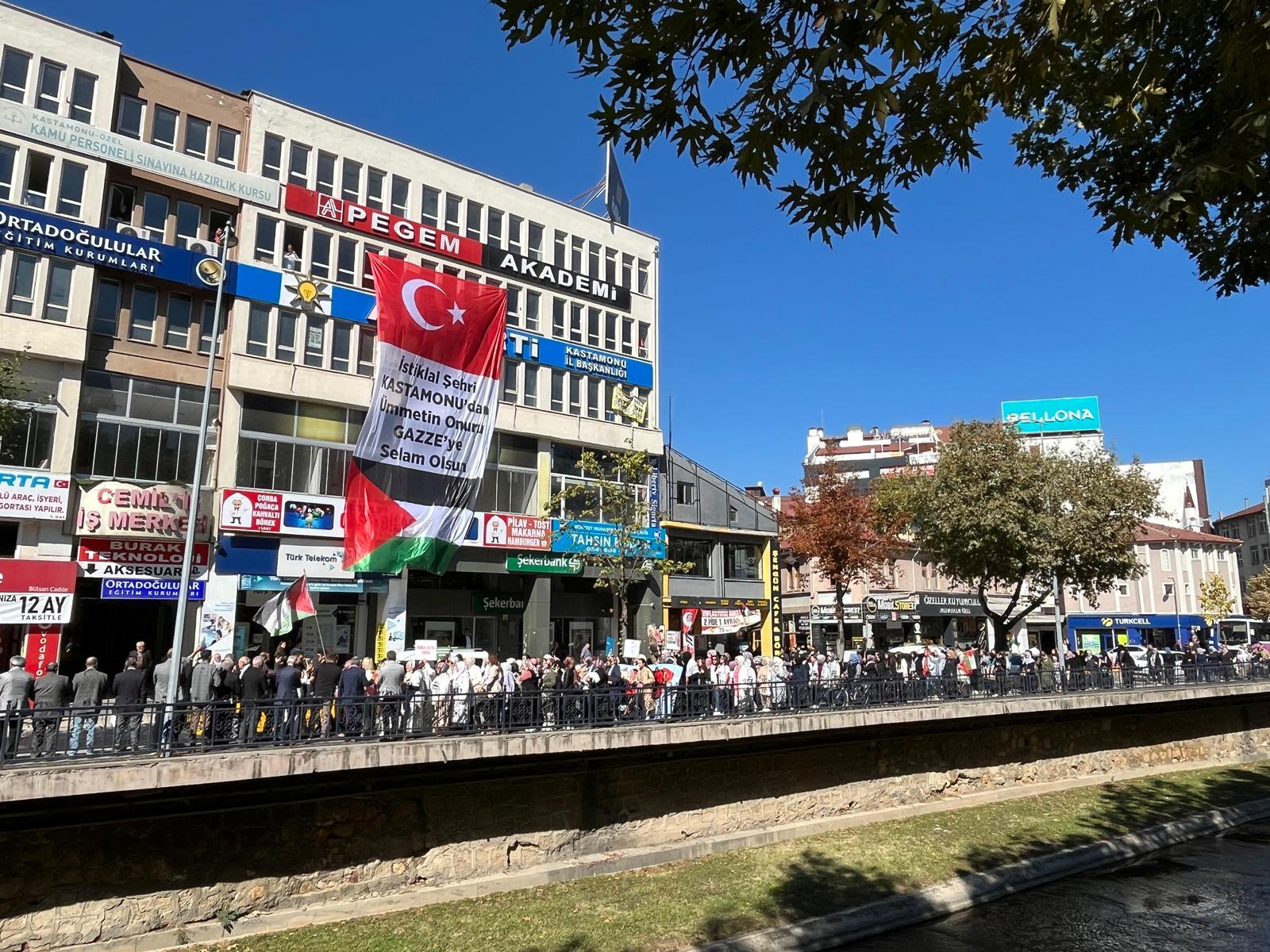 Ak Parti Kadın Kolları’ndan “Gazze Için Sessiz Çığlık” Etkinliği (3)