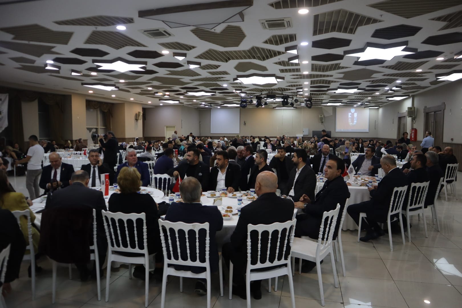 Alkışlar Kas Der Üsküdar Şubesine (4)