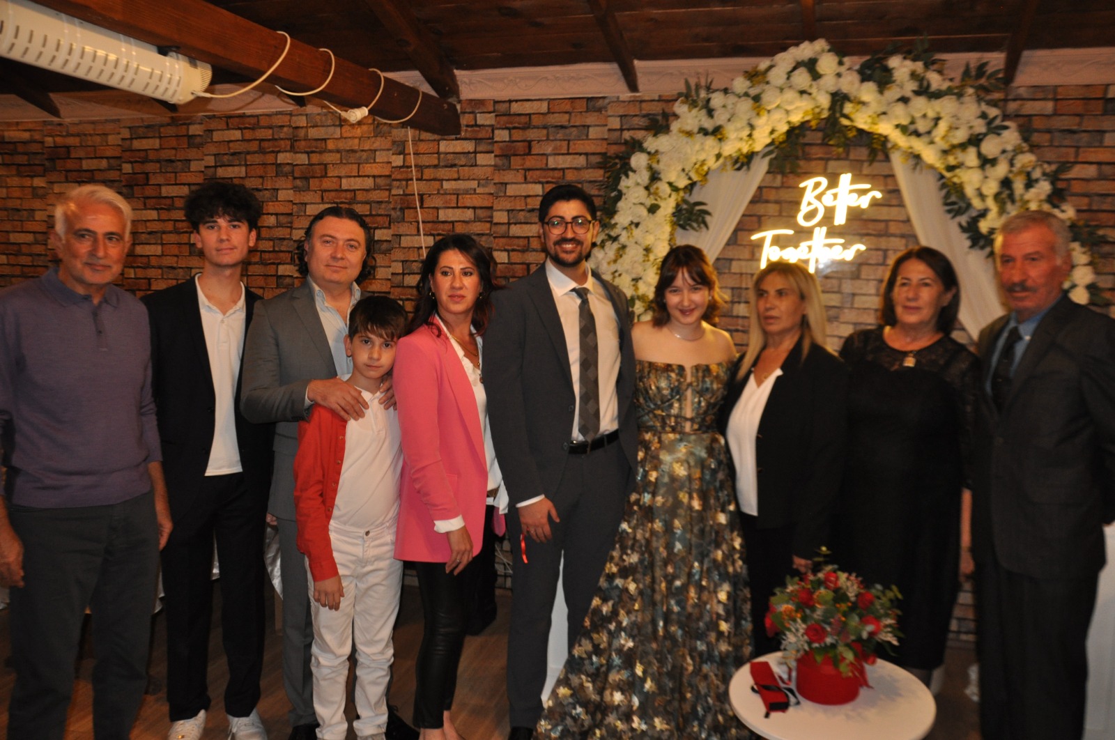 D4Ea1977 4967 4462 9326 2E559E768B81