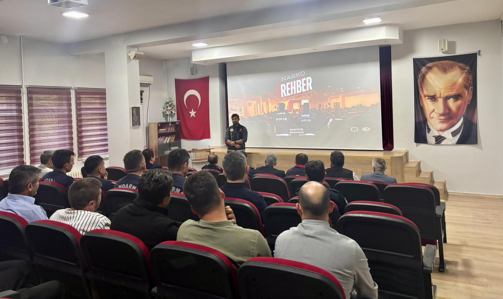 Hanonü’de “En İyi Narkotik Polisi Anne” Semineri (2)
