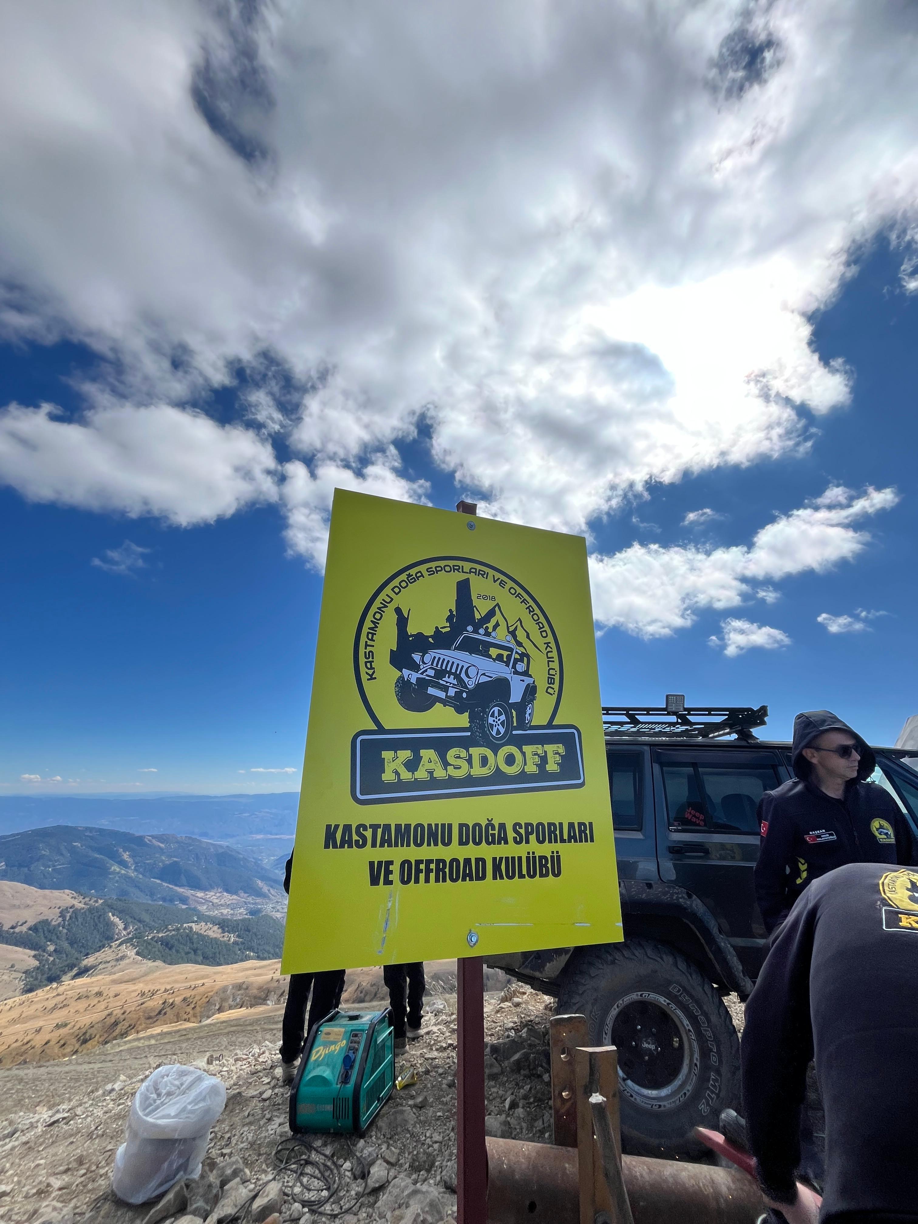 Kastamonu Offroad Kulübü, Hacet Zirvesi’nde Tarihi Bir Iz Bıraktı (3)