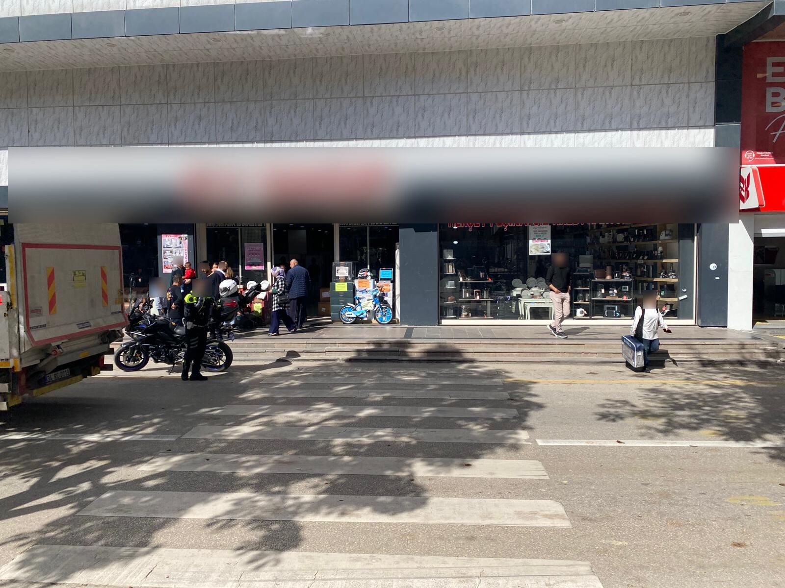 Kastamonu'da Karşıdan Karşıya Geçen Çocuğa Otomobil Çarptı (2)-1