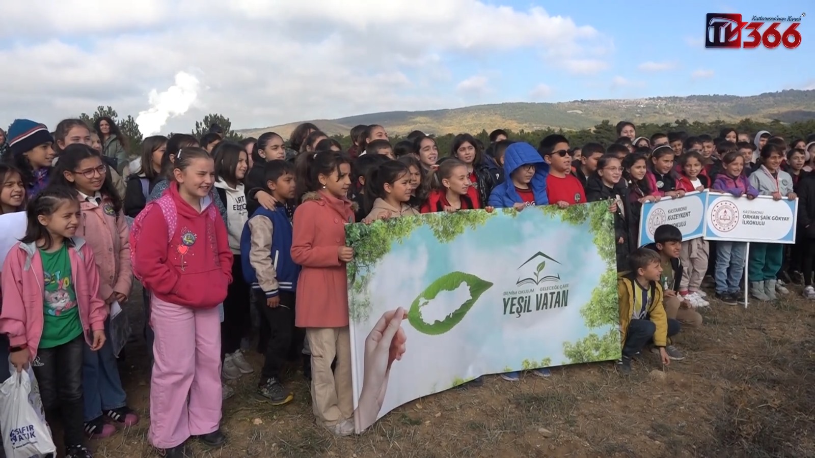 Kastamonu’da Minikler, Kendi Yetiştirdikleri Fidanları Dikti (1)