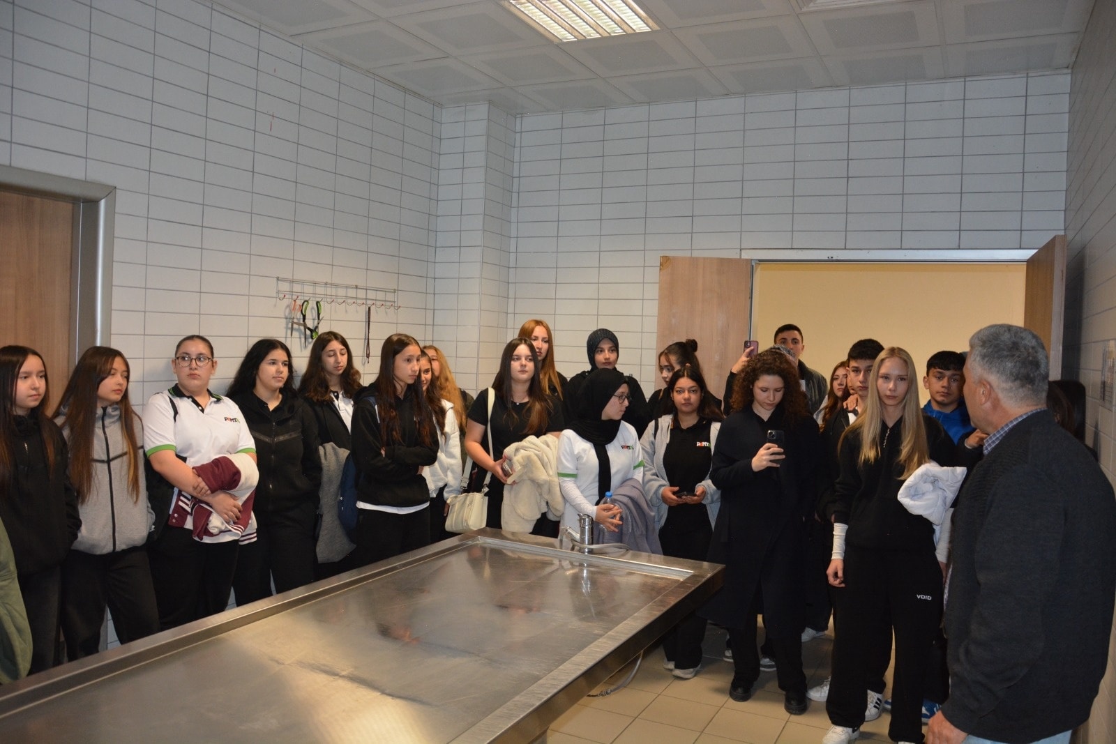 Keah, Mtal Öğrencilerine Kapılarını Açtı