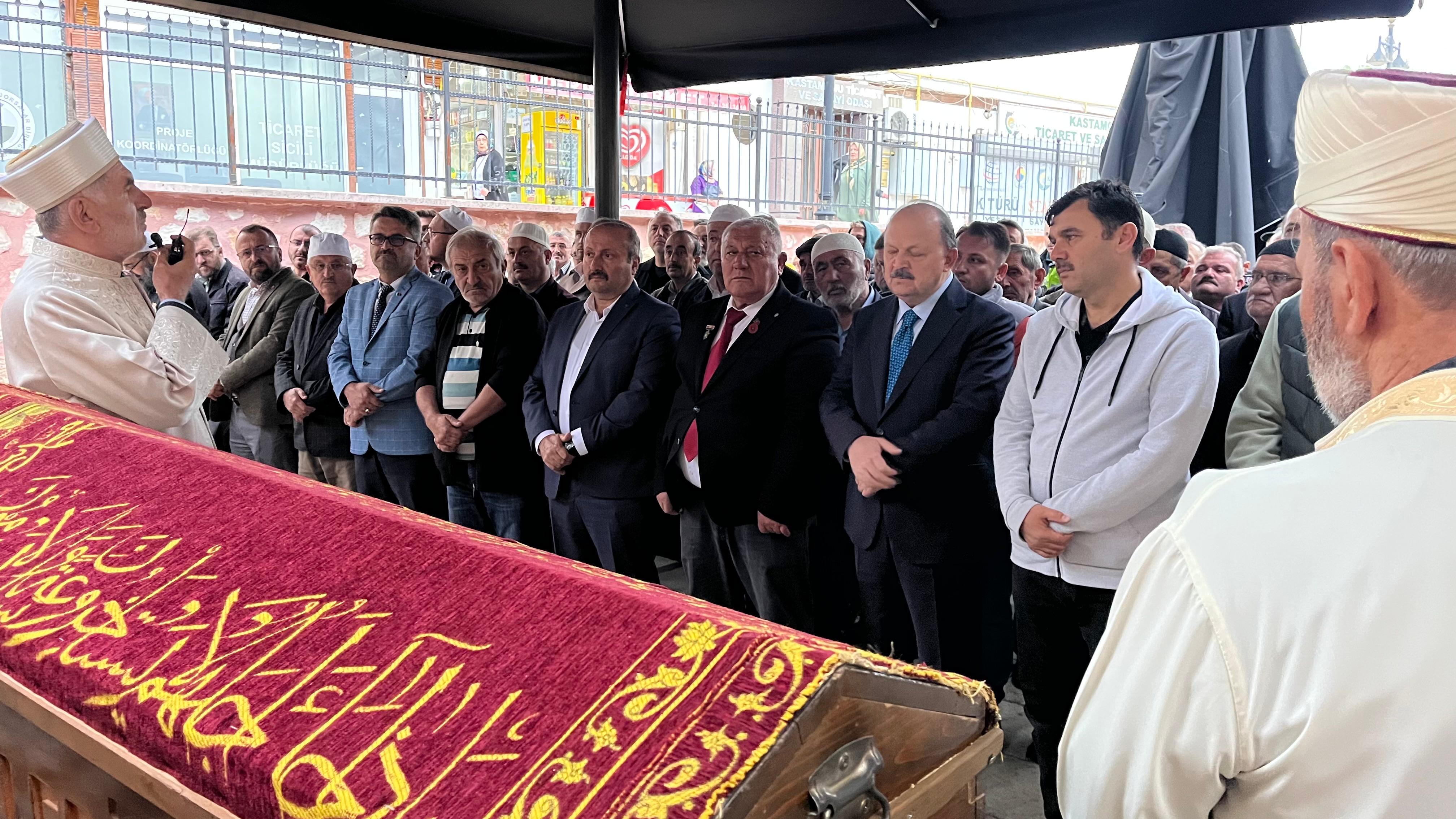 Şehit İsmail Baturoğlu'nun Annesi Zekine Baturoğlu’na Son Görev… (3)