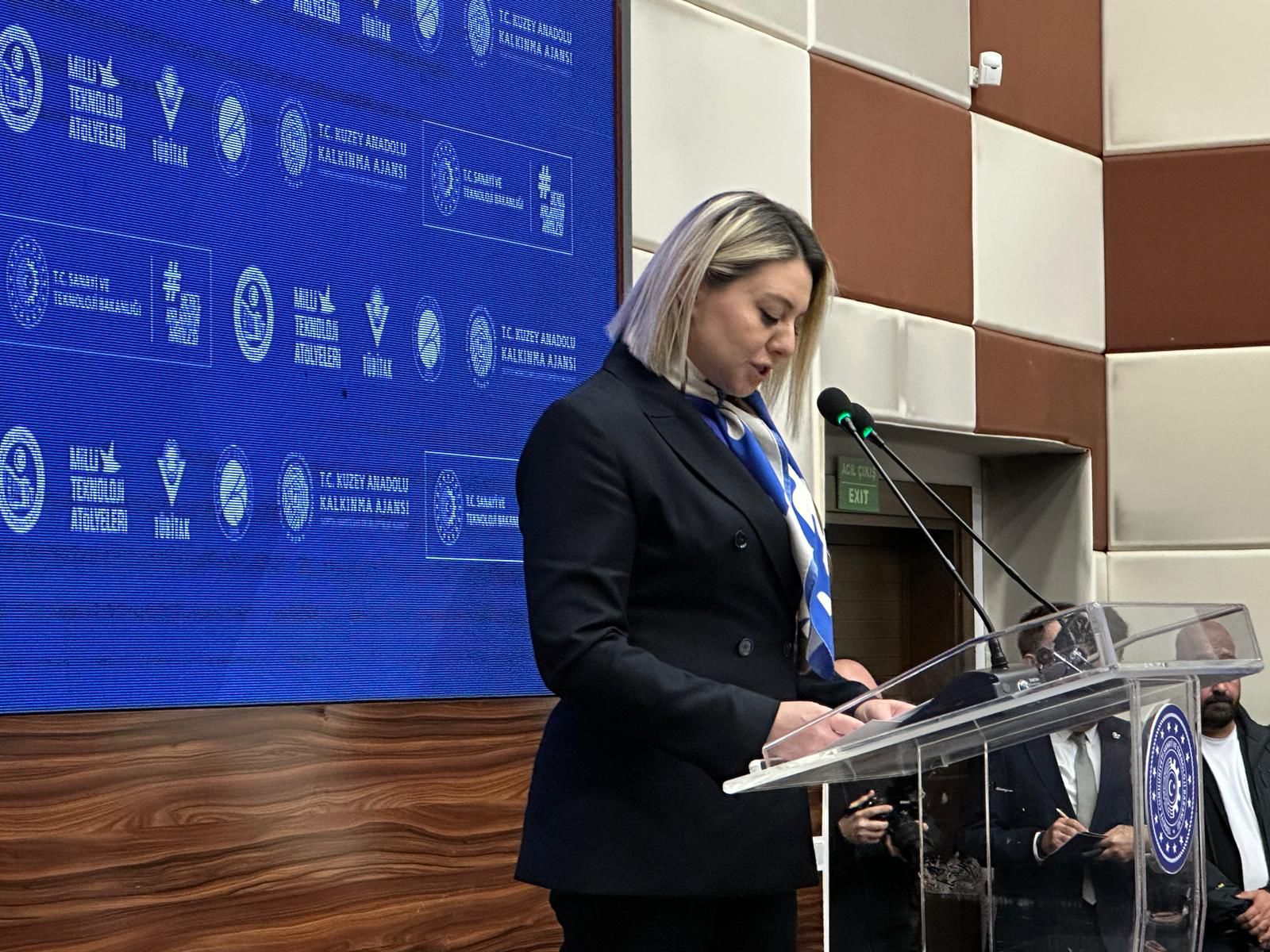 46446E57 9Bb8 49Bd A6A9 C71Ea5F375E5