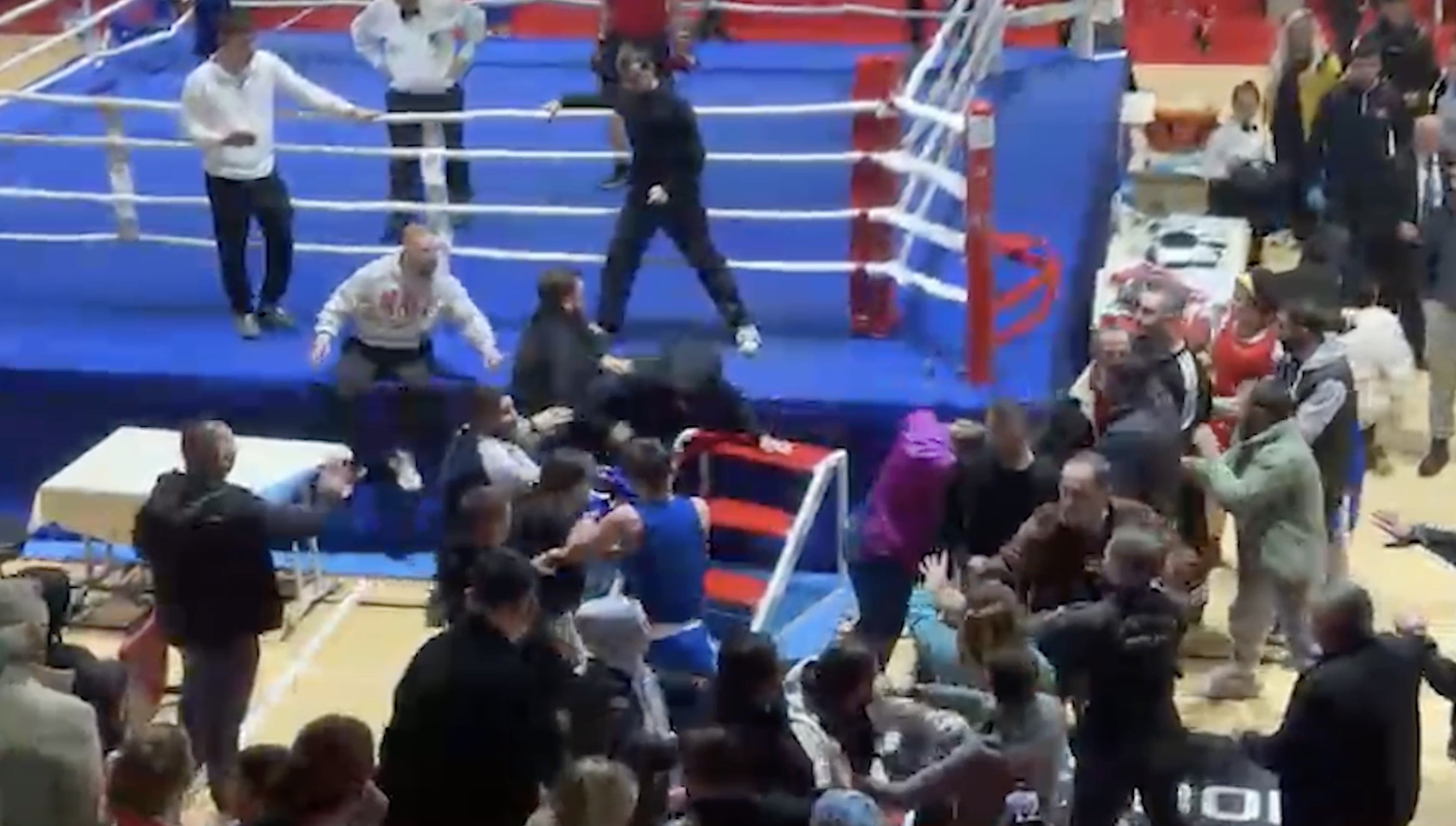 yumruklar ring dışına taştı