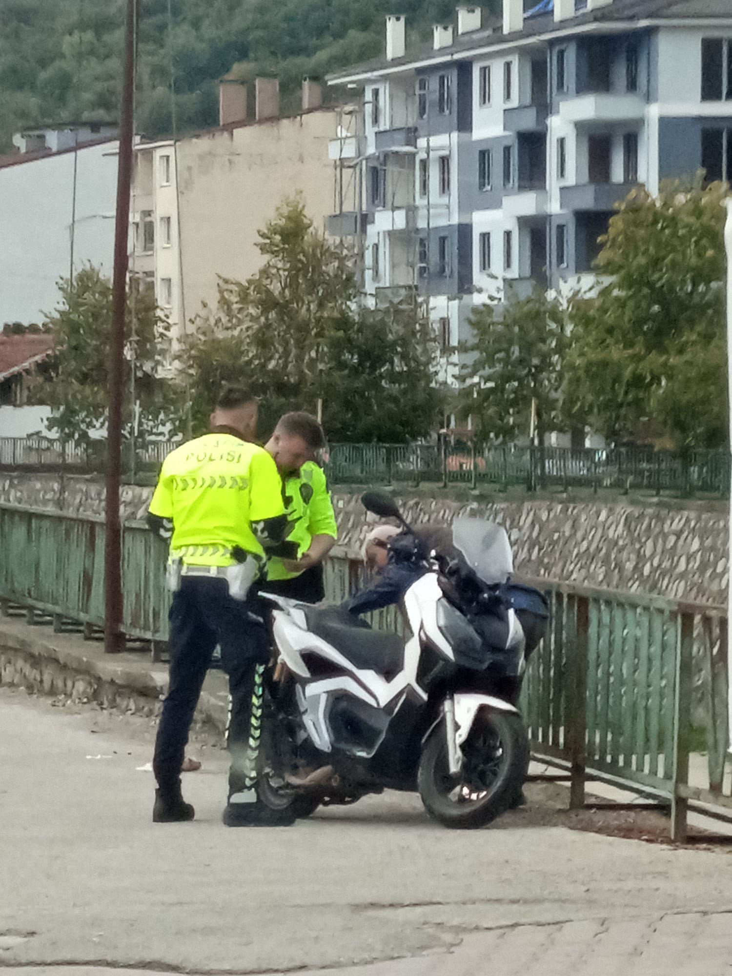 Cide’de Motosiklet Kazası 1 Yaralı (1)