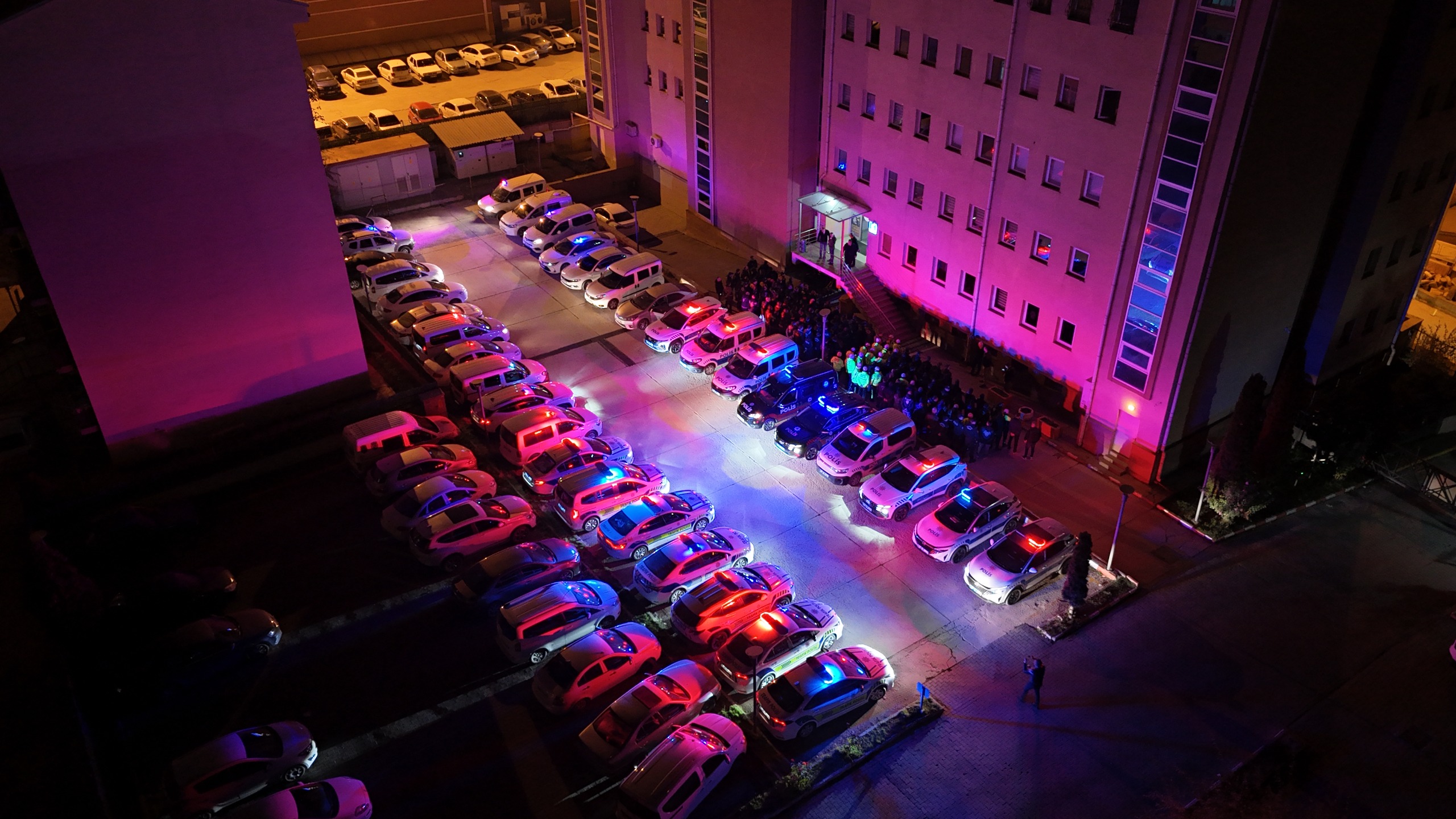 E8D9E23E 6747 4803 898D 07E562861D3A