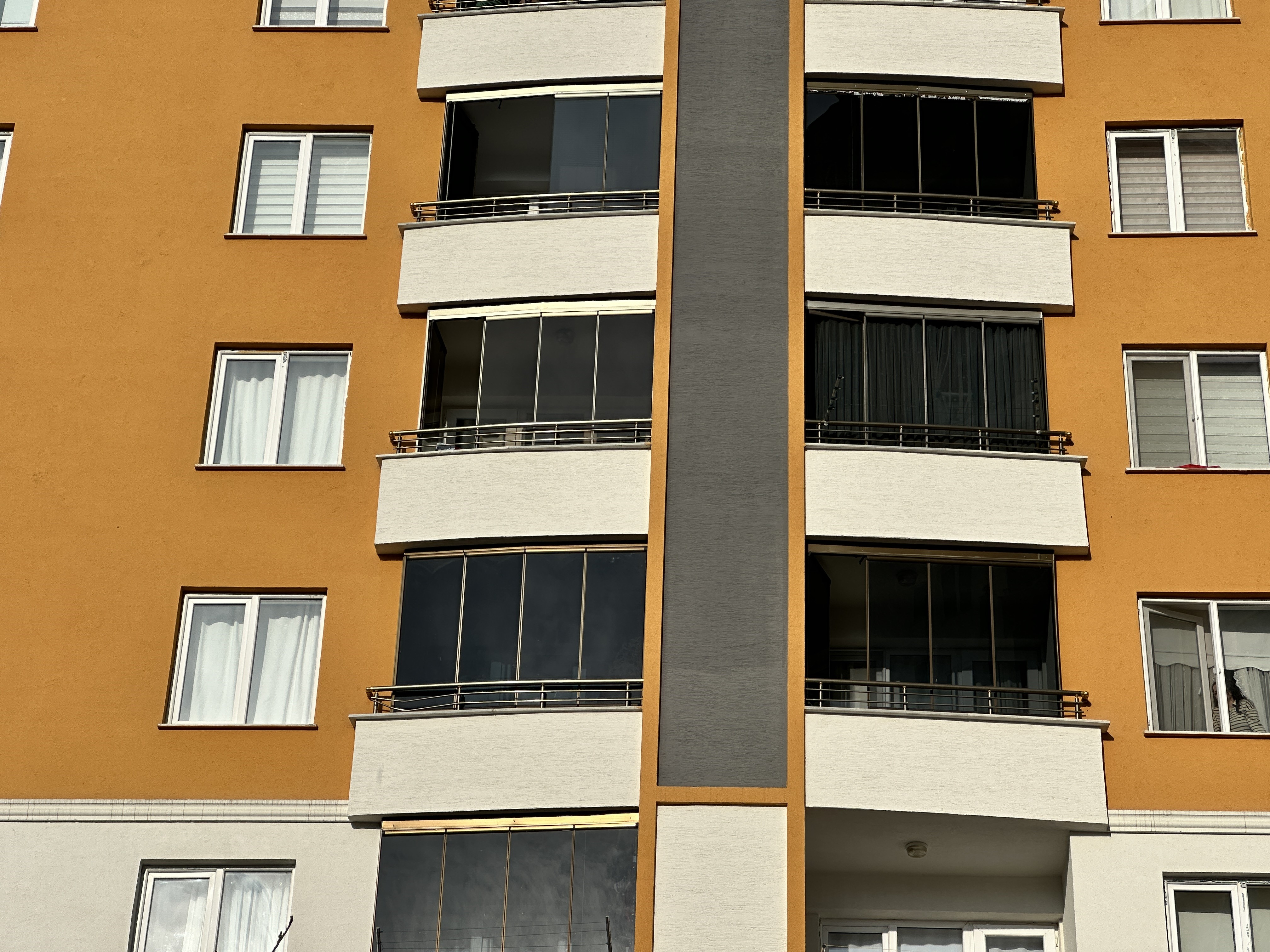 Kastamonu’da 7’Nci Kattan Düşen Genç Hayatını Kaybetti (3)