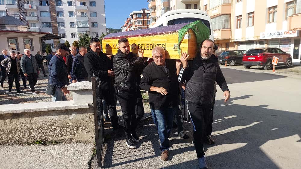 Kastamonu’nun Değerli Ismi Son Yolculuğuna Uğurlandı (1)