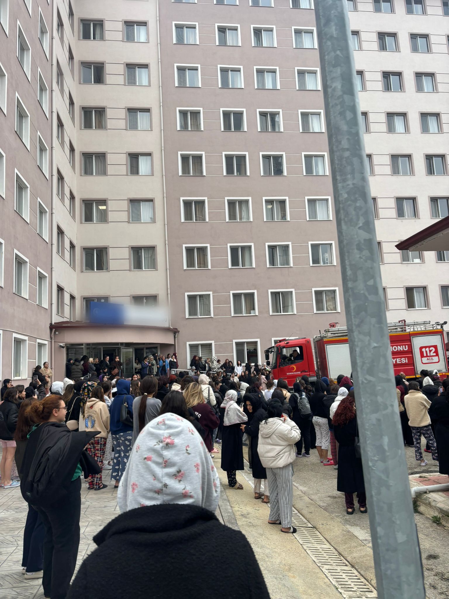 Kız Öğrenci Yurdunda Yangın Paniği-1