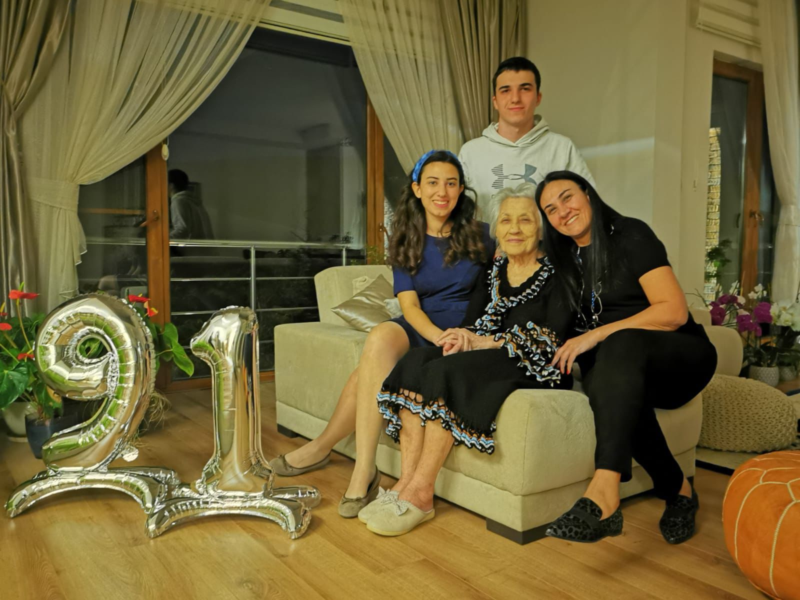 Mi̇ne Özgür Köşe (1) (6)