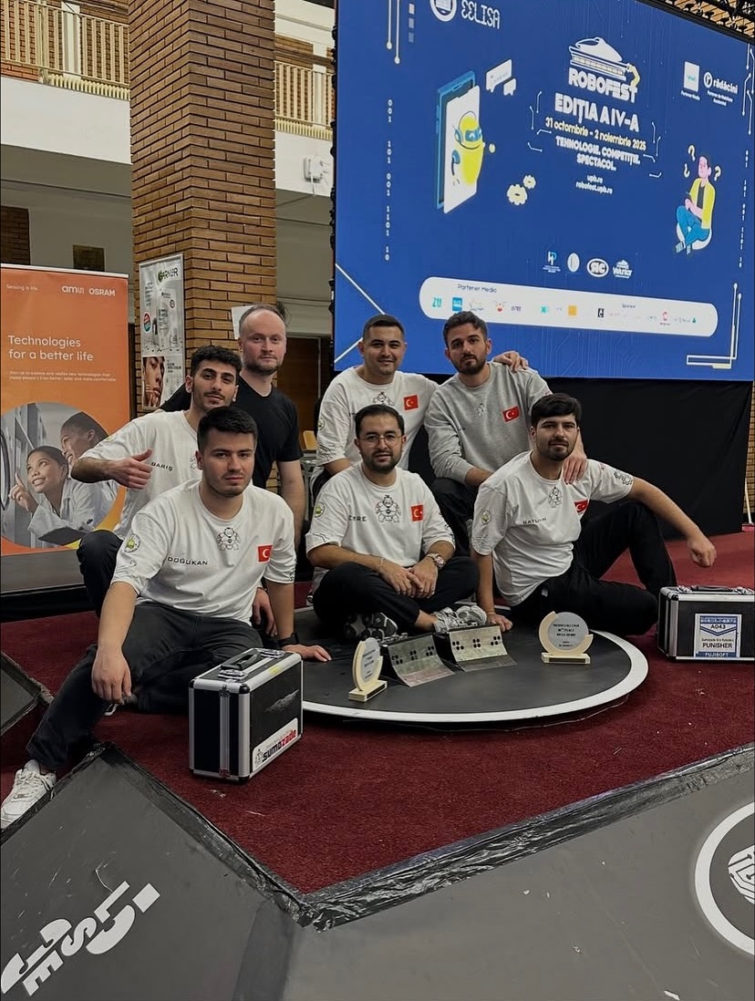 Robo Challenge'da Birinci Oldular (2)