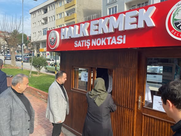 Tosya'da Halk Ekmek Büfesi Hizmete Başladı (1)