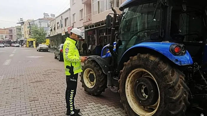 Trafikte Yeni Düzenleme Bisiklet, Motosiklet Ve Traktör Sürücülerine Zorunluluk (1)