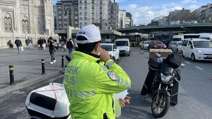 Trafikte Yeni Düzenleme Bisiklet, Motosiklet Ve Traktör Sürücülerine Zorunluluk (2)