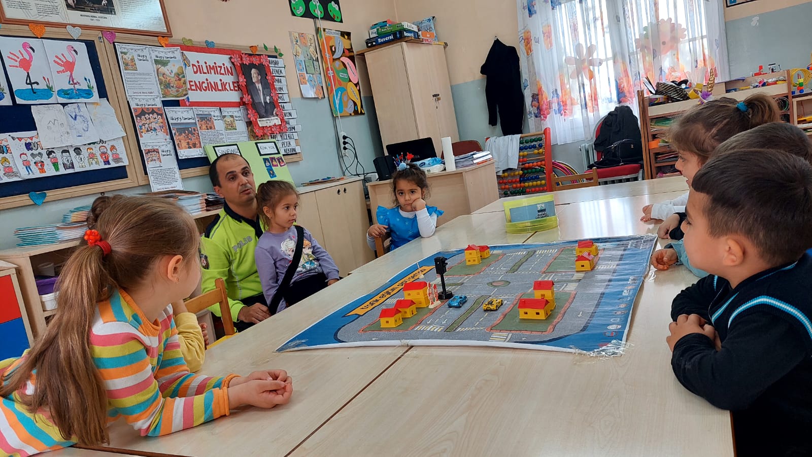 Yıldırım Beyazıt İlkokulu’nda ‘Trafik Dedektifi’ Eğitimi (1)