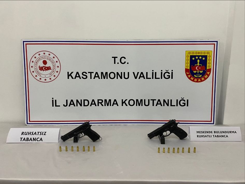 5 Adet Ruhsatsız Silah Ele Geçirildi2