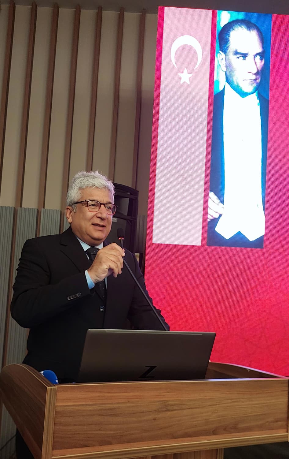 661C7555 A47C 43Df B0D3 F747Ed1Df9A6