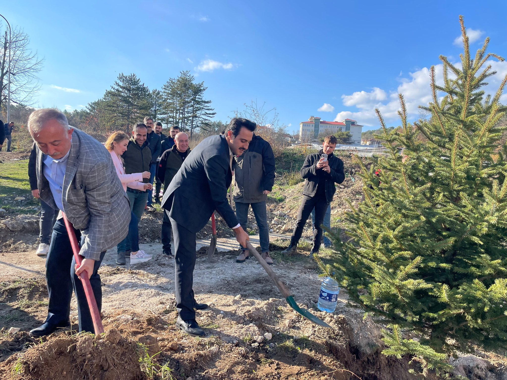 Araç’ta Engelliler Günü’nde Anlamlı Fidan Dikimi (2)