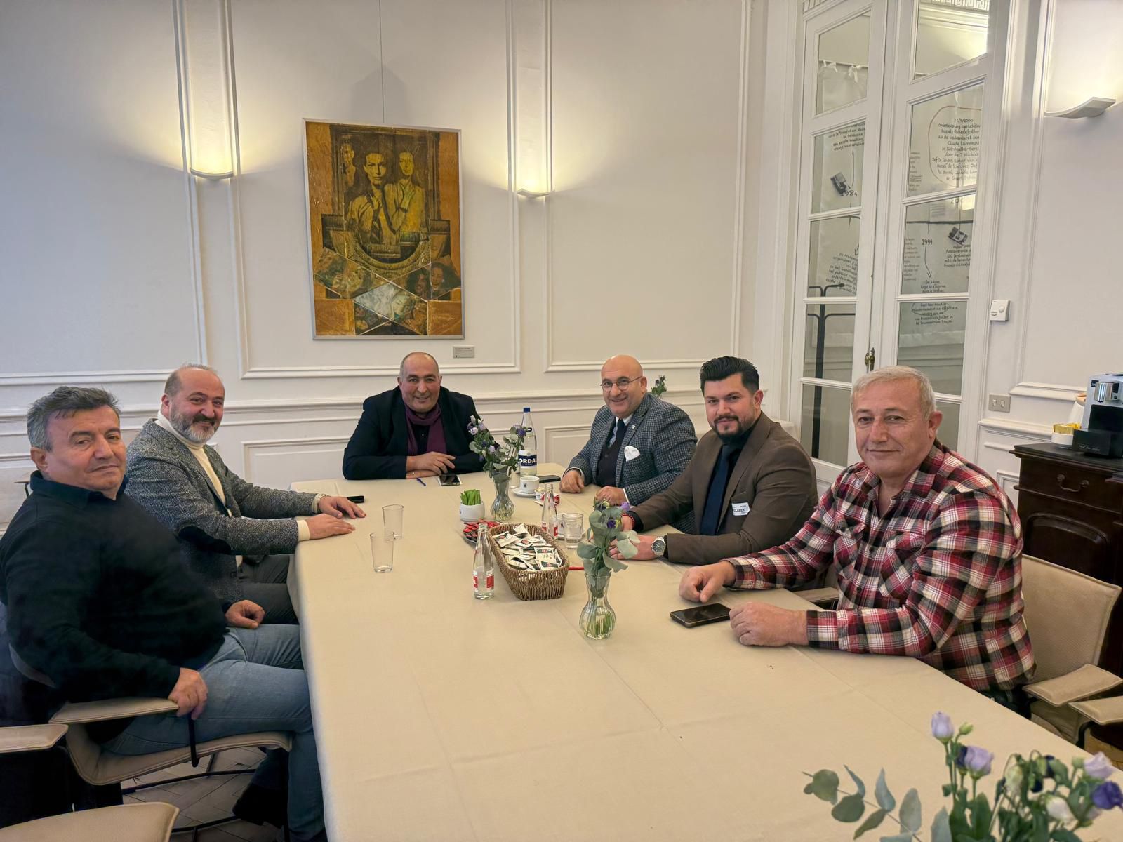 Brüksel’de 17 Aydır Hükümet Krizi Fouad Ahidar’a Baskı (4)