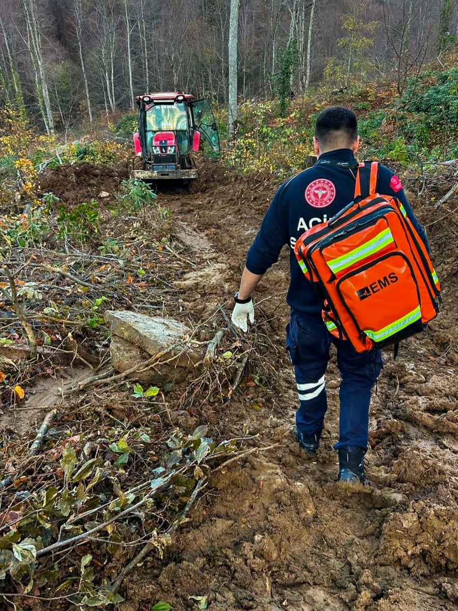 Cide De Tomruk Altında Kalan Vatandas Kurtarıldı (2)