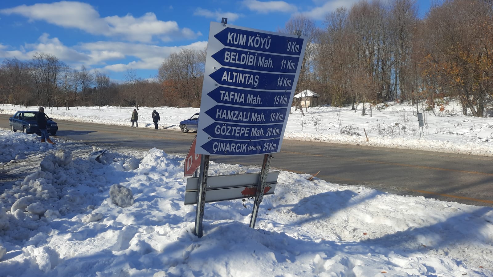 Cide’de Araçlar Yolda Kaldı (1)