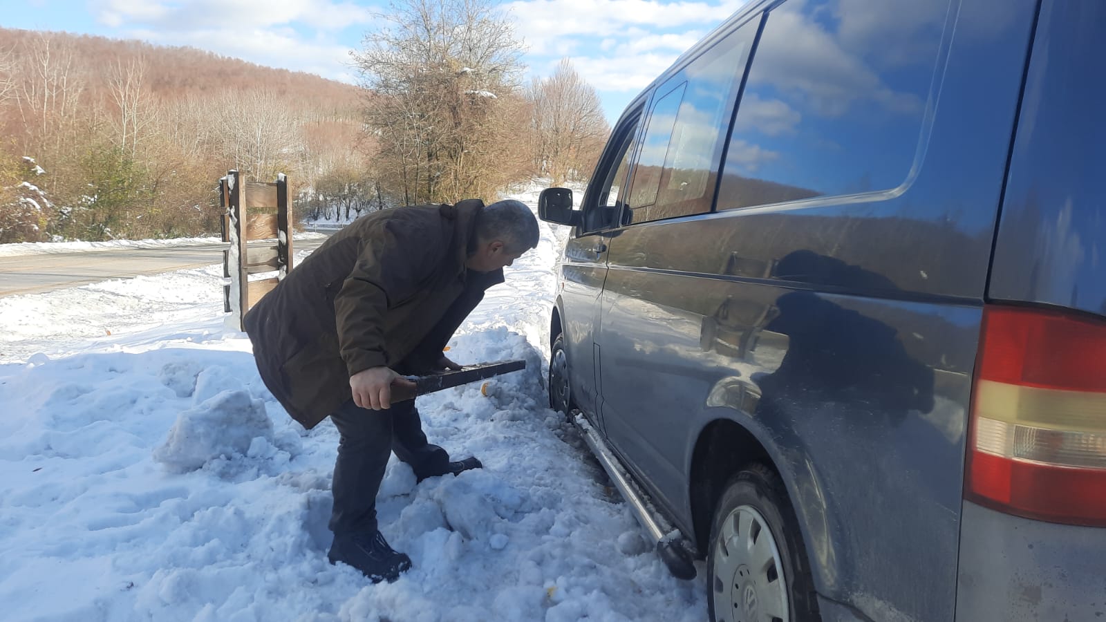 Cide’de Araçlar Yolda Kaldı (3)