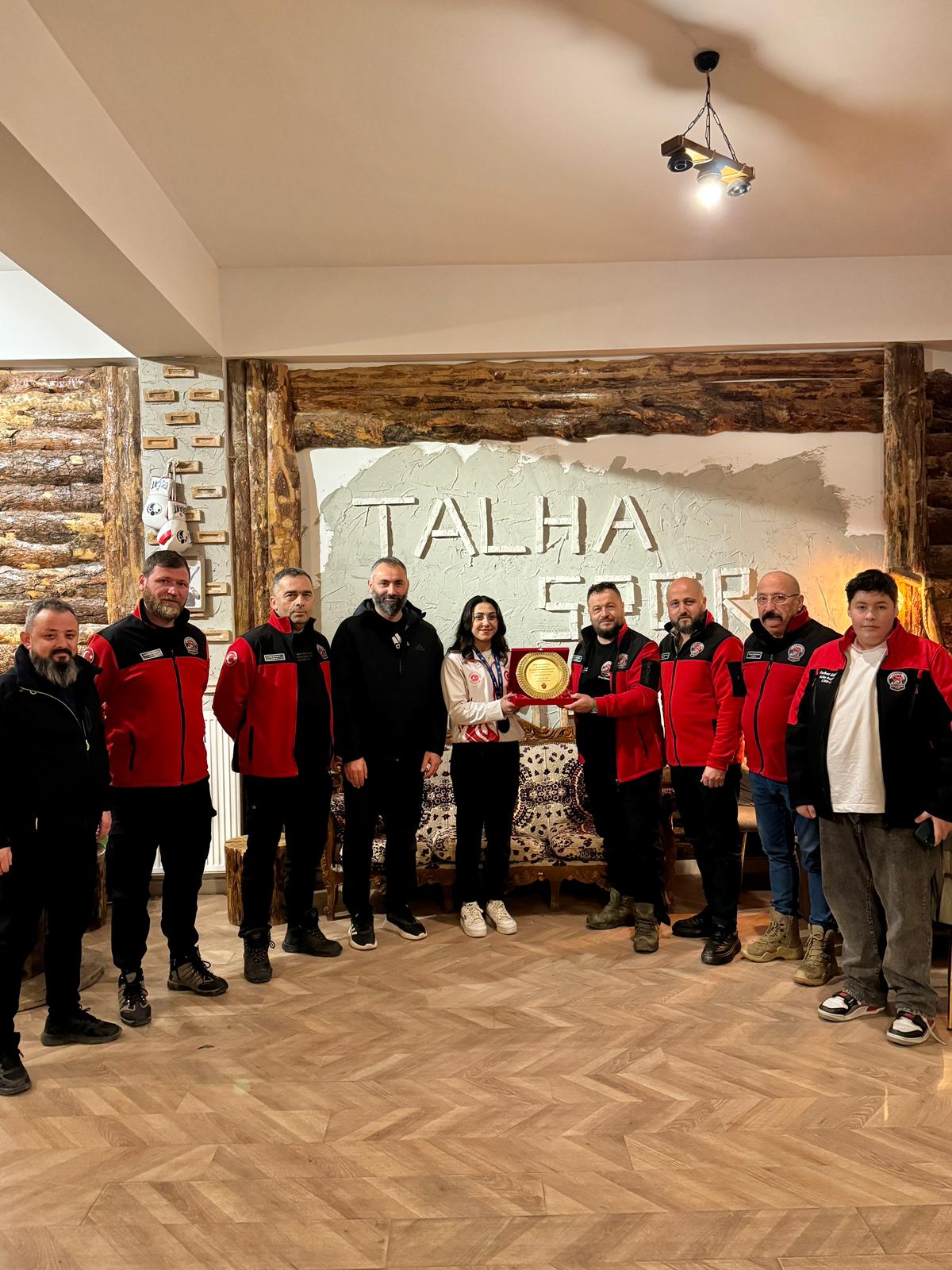 Kampoff’tan Asuman Cığlıoğlu’na Tebrik Ziyareti (2)