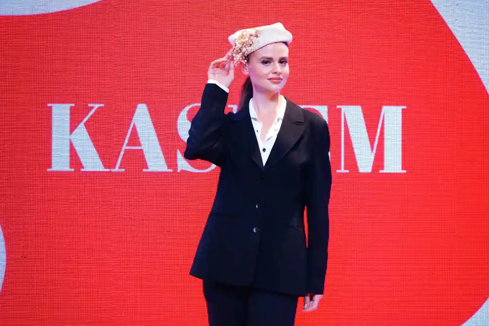 Kastamonu Kadınlar Şapkalarıyla Çağlarını Selamladılar (1)