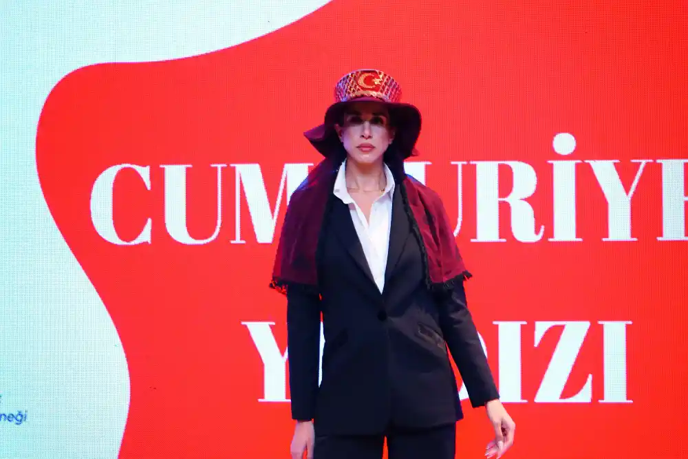 Kastamonu Kadınlar Şapkalarıyla Çağlarını Selamladılar (3)