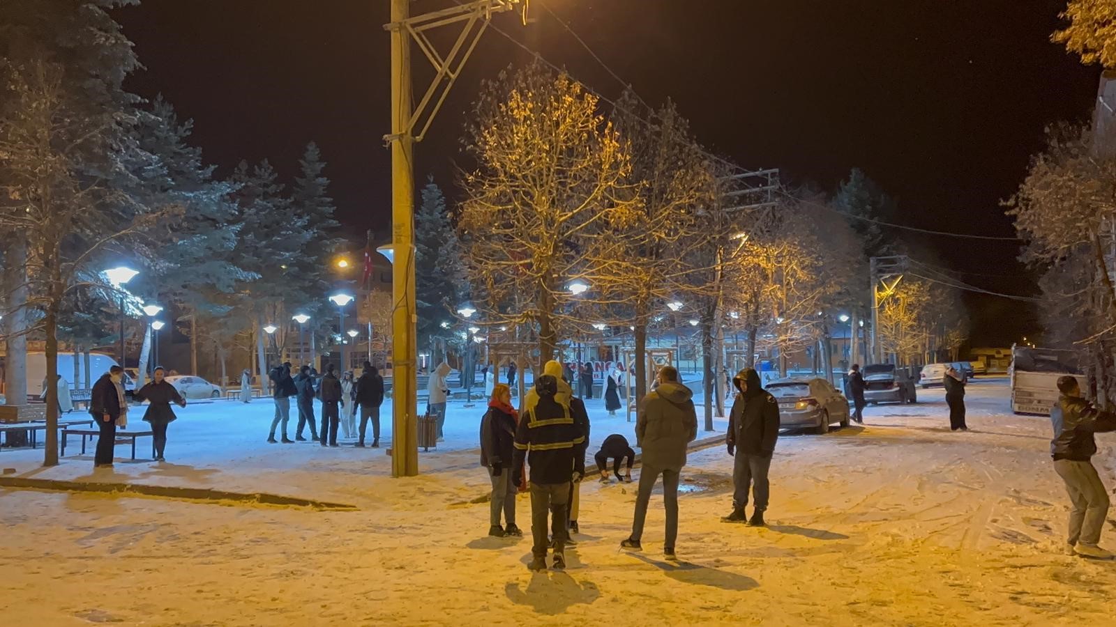 Kastamonu’da Kar Coşkusu Kimi Halay Çekti, Kimi Kar Topu Oynadı (3)