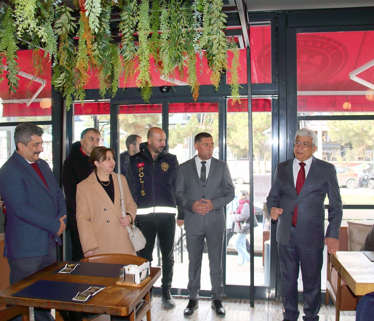 Kastamonu'da Vali Yardımcısı Hakan Kubalı Tütün Denetimi Gerçekleştirdi3