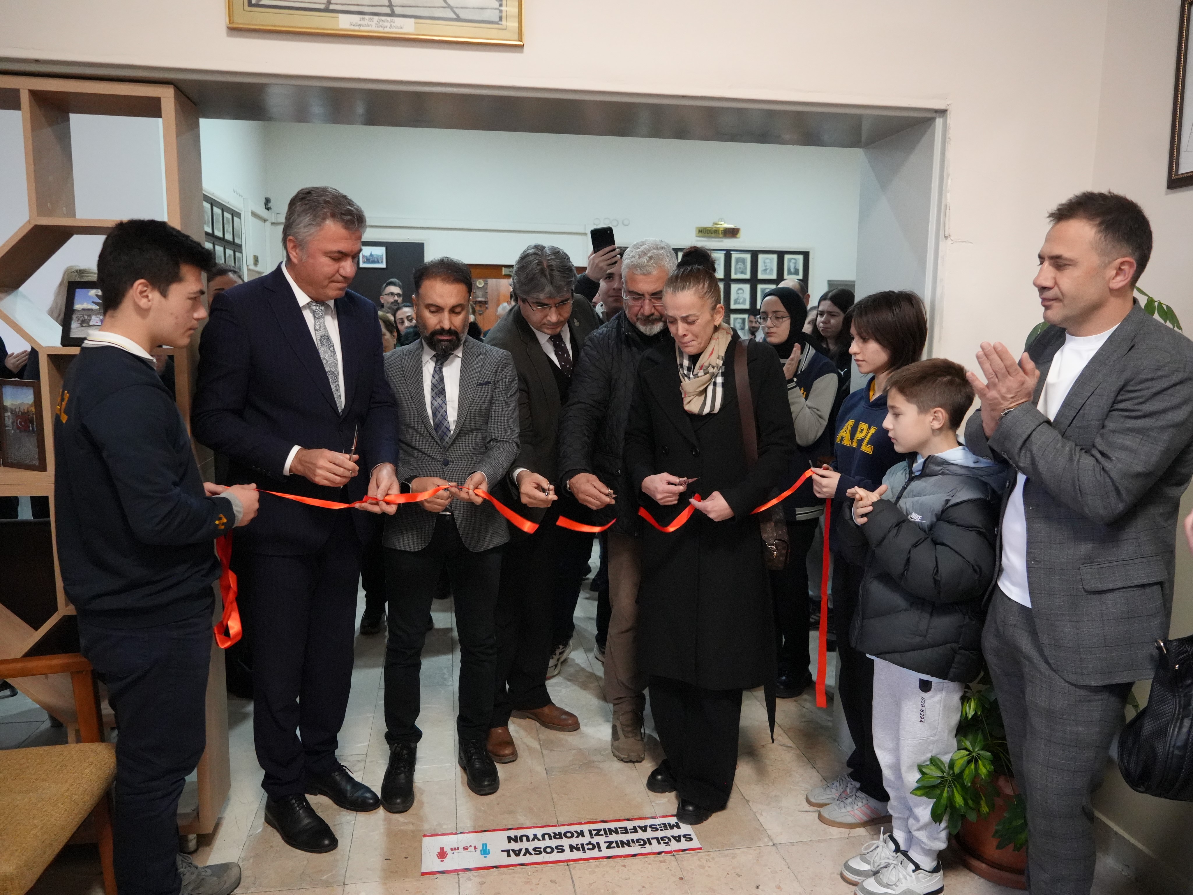 Kazada Hayatını Kaybeden Genç Kızın Adı Kitaplarla Yaşayacak (2)