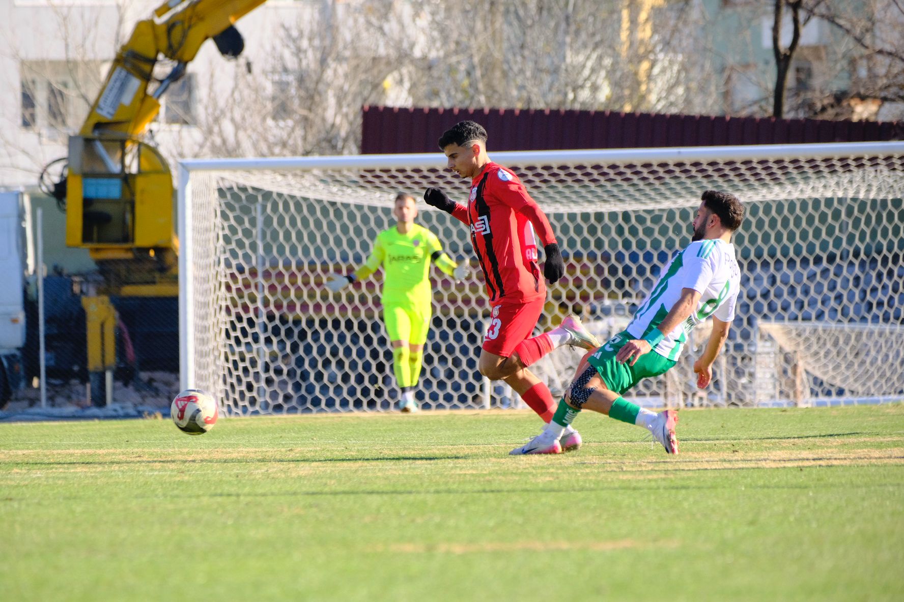 Kırmızı Siyahlılar Rakibine Sahayı Dar Etti (3)