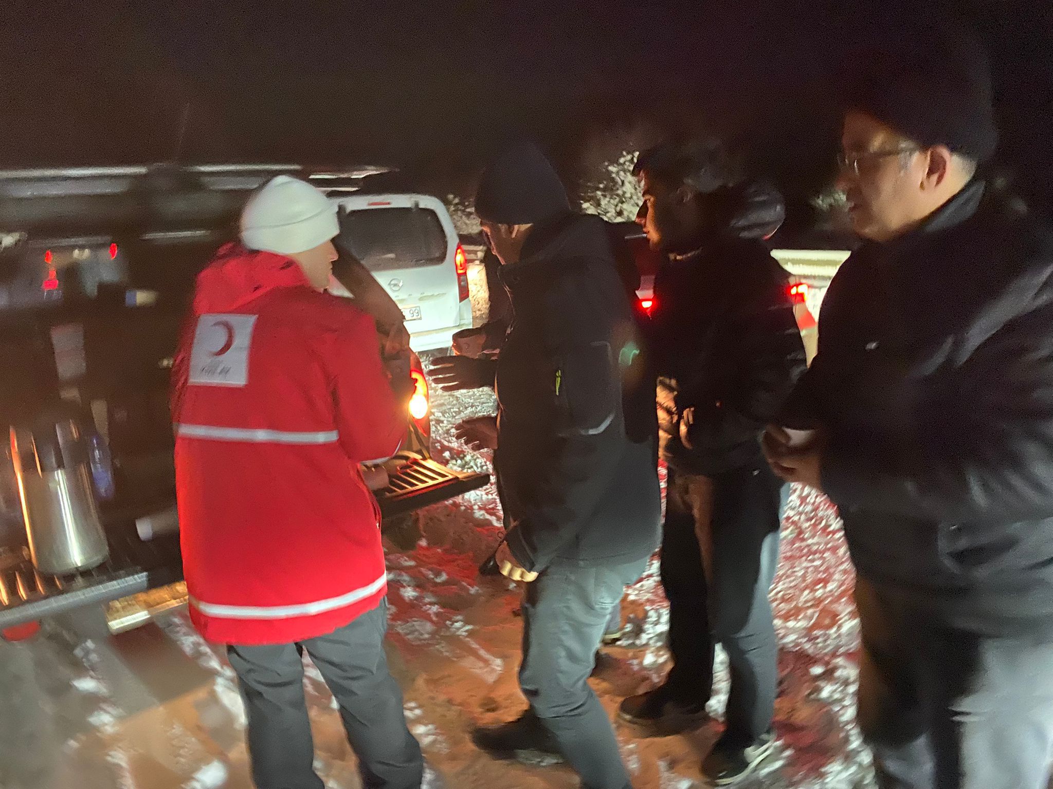 Kızılay Kastamonu, Bolu Gerede Yolunda Mahsur Kalanlara El Uzattı (3)