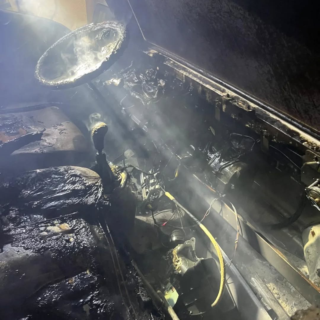 Park Halindeki Arac Yanarak Kule Dondu (2)