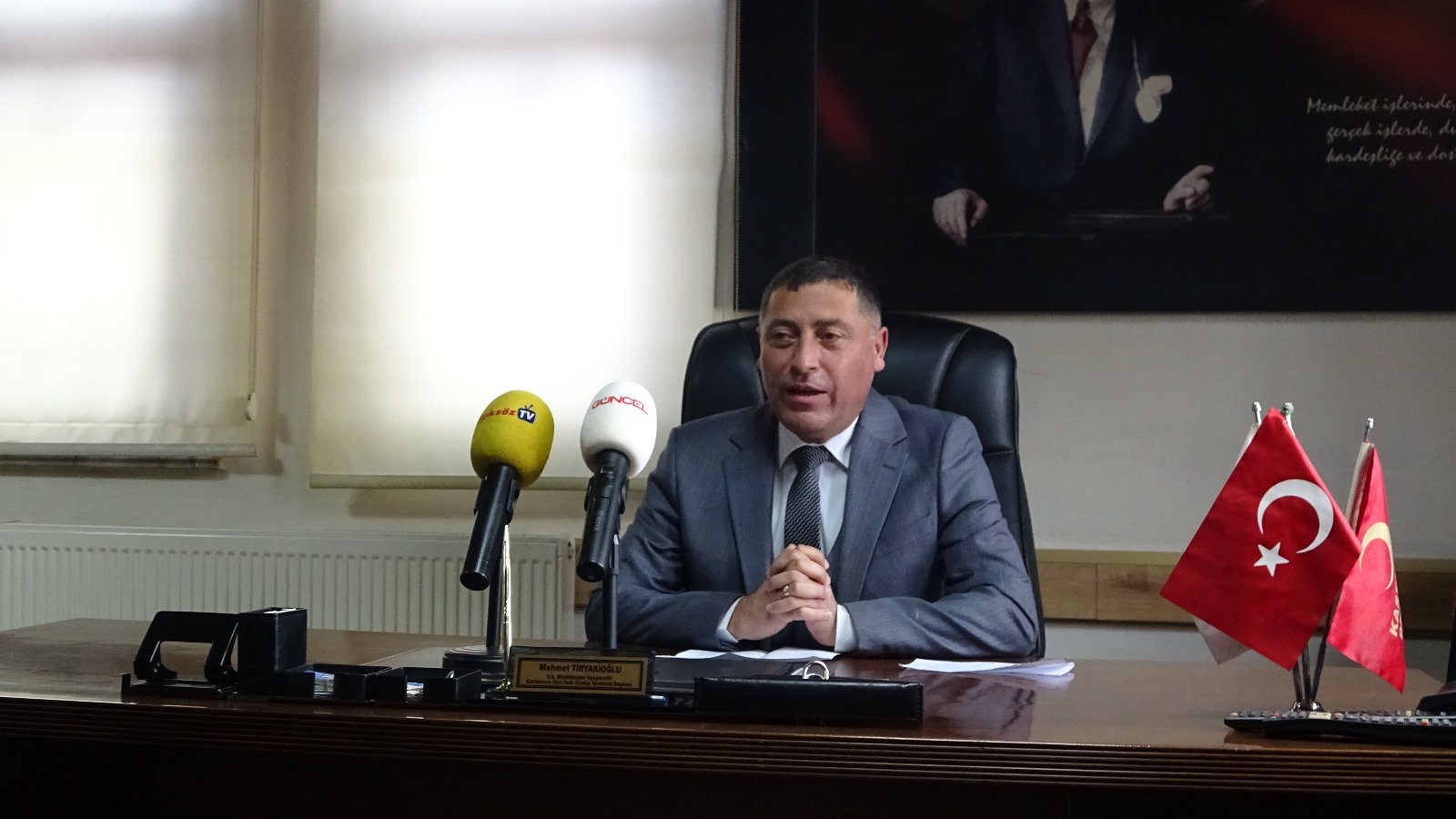 Sarı Otobüslere De Asılsın (1)