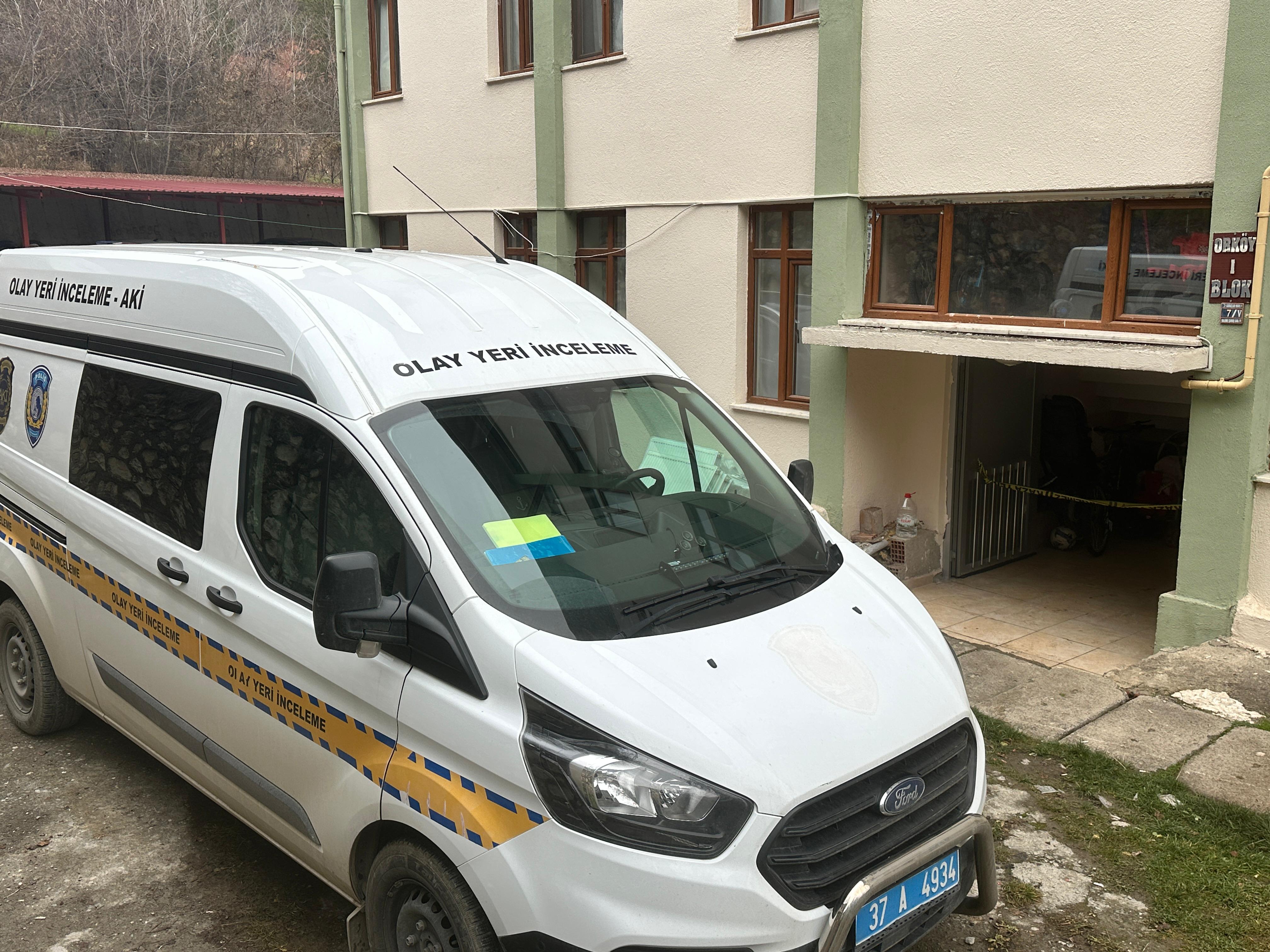 Silahla Kendini Vuran Ormancı Hayatını Kaybetti Olay Yeri