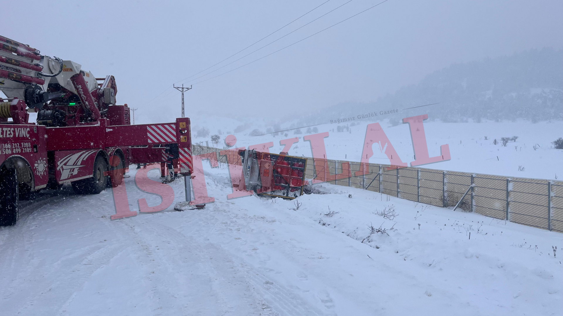 Son Dakika Ağlı–Azdavay Yolunda Tır Devrildi (1)