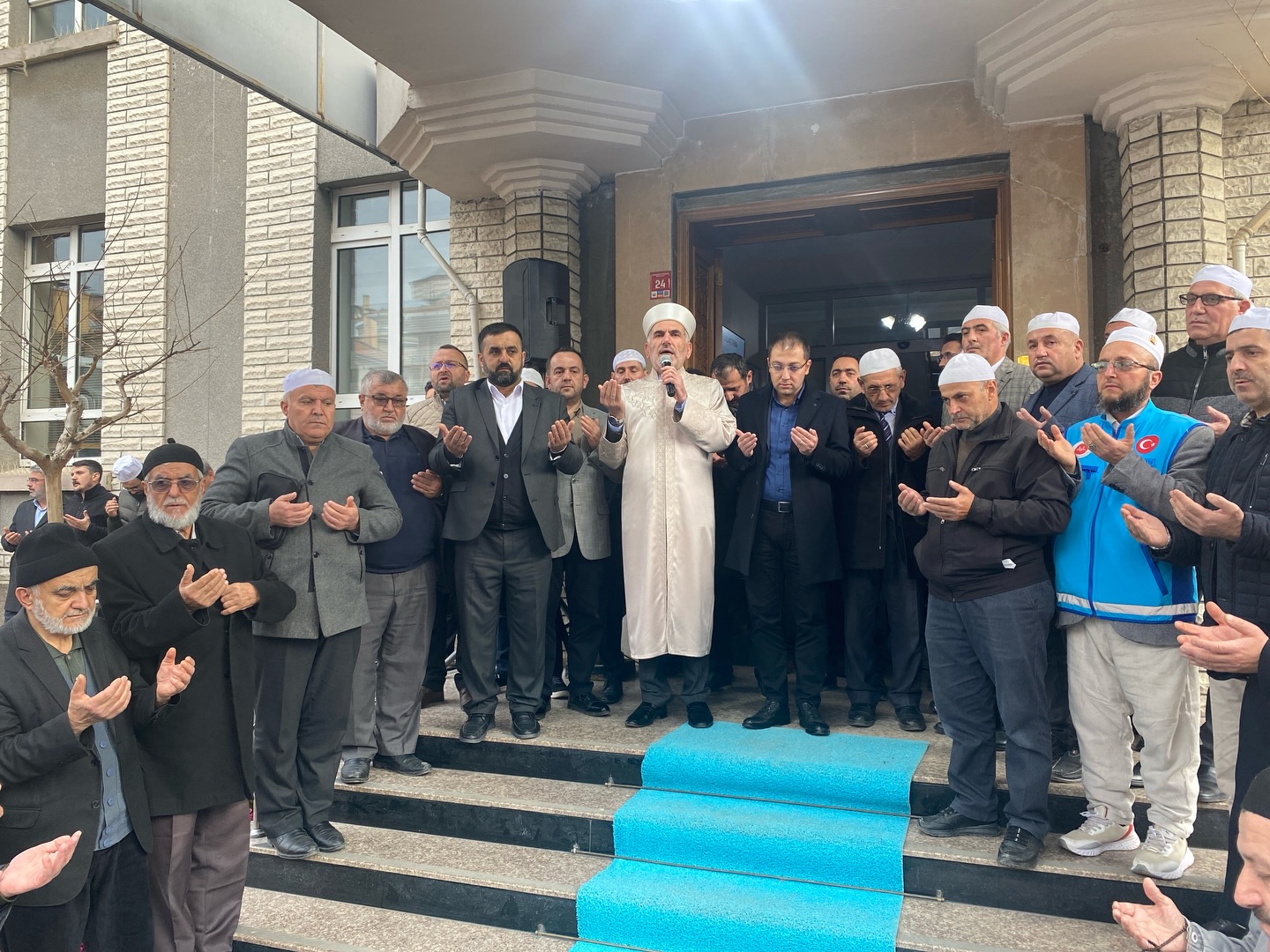 Umre Yolcuları Kastamonu'dan Dualarla Ugurlandı (3)