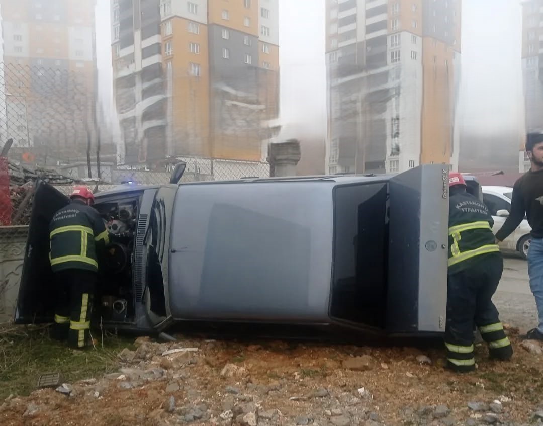 kastamonu cop konteynerine carptı devrildi