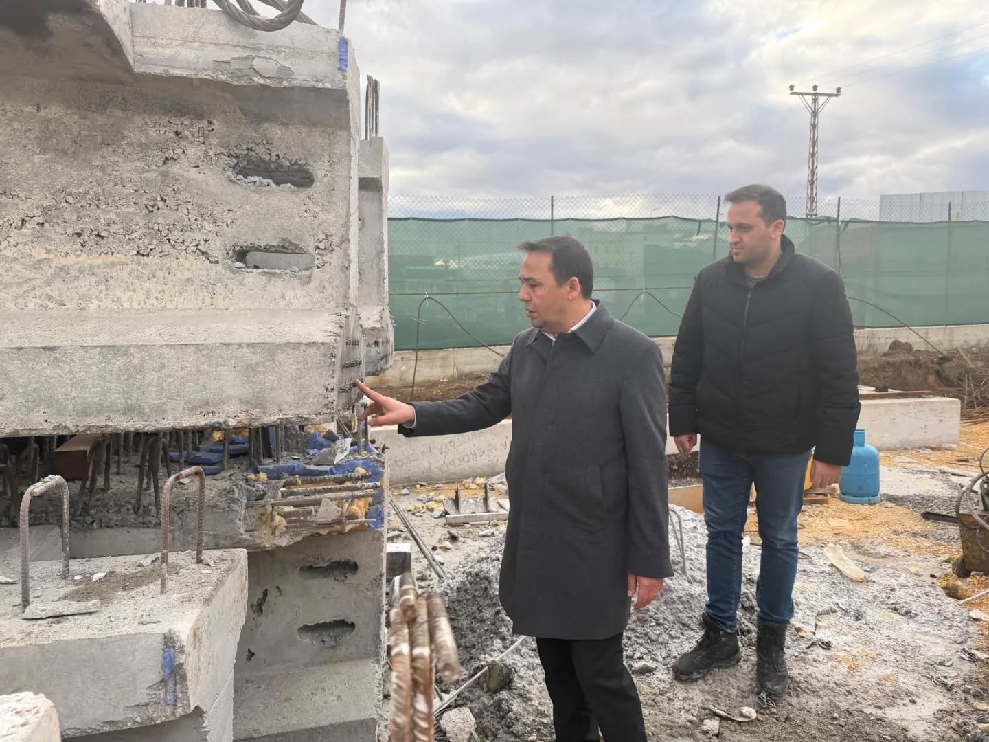 624209403 18336801793244863 5449056942445757252 N