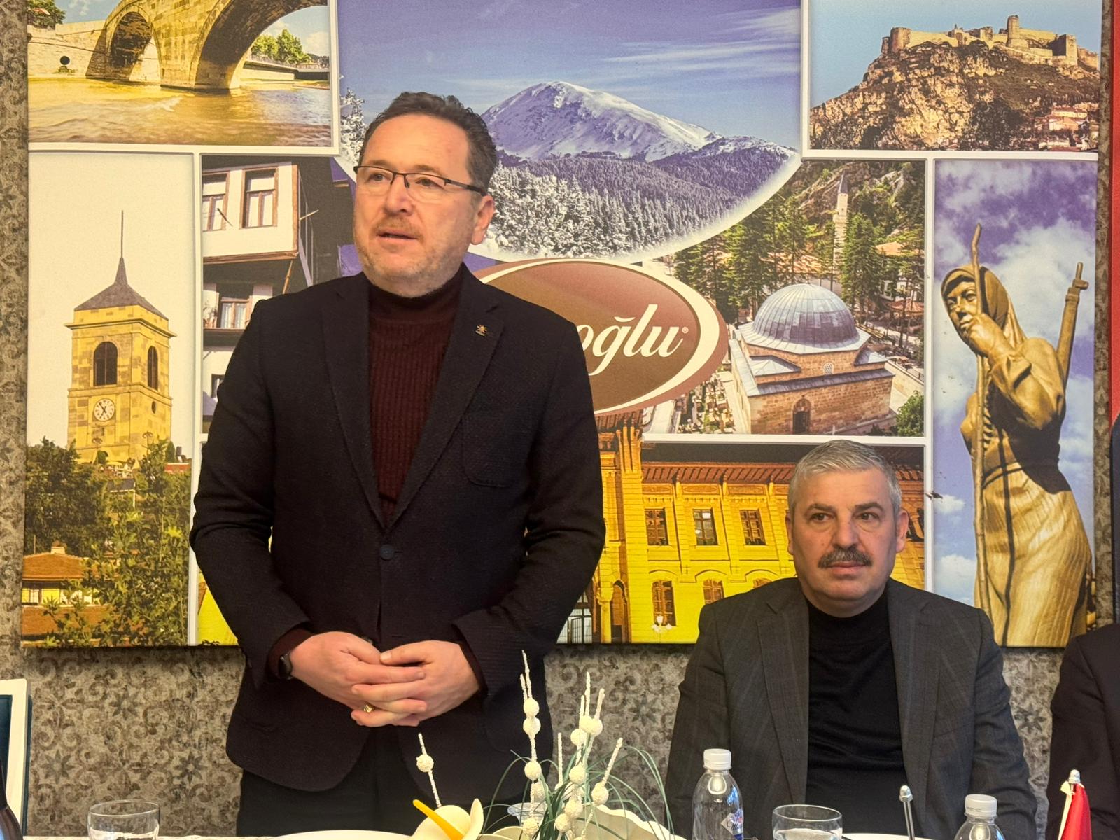 Ak Parti İl Başkanlığı Gazetecilerle Bir Araya Geldi (1)